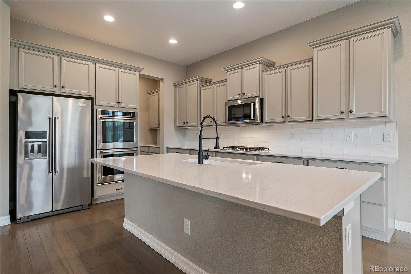 23556 E Del Norte Place