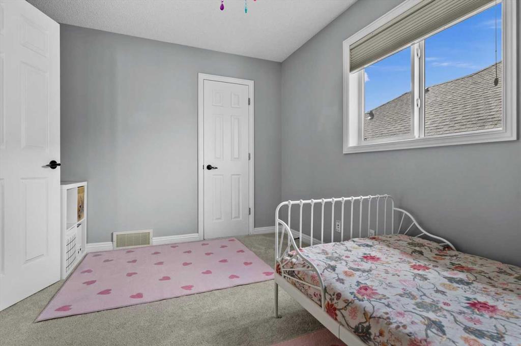 311 Royal Oak Circle NW
