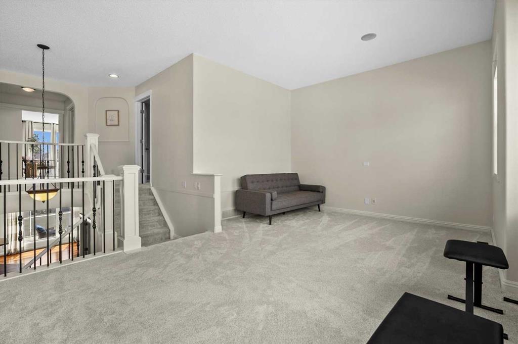 311 Royal Oak Circle NW