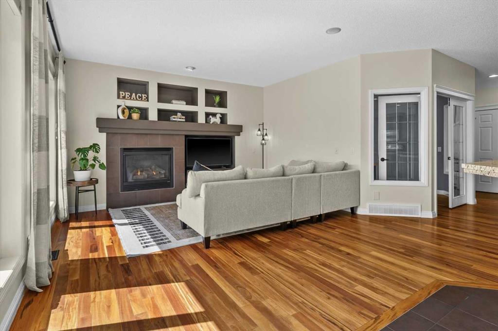 311 Royal Oak Circle NW