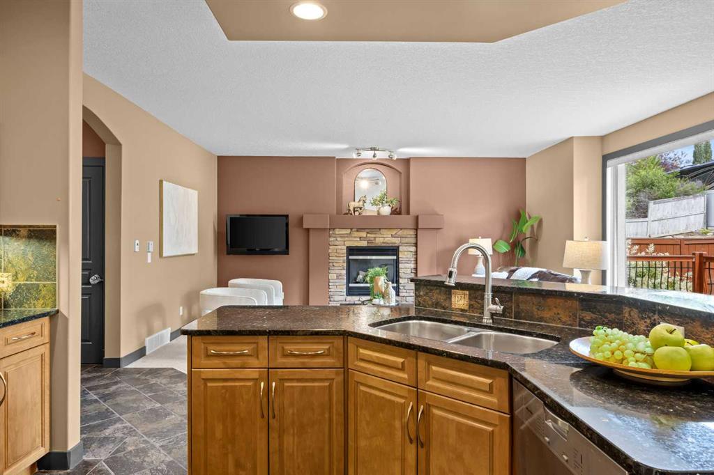 139 Tuscany Ridge Close NW
