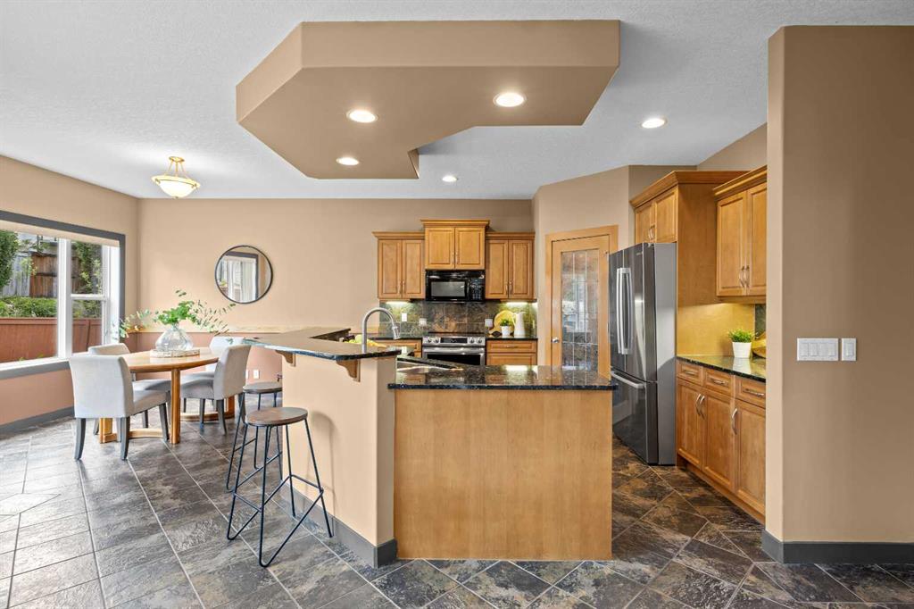 139 Tuscany Ridge Close NW