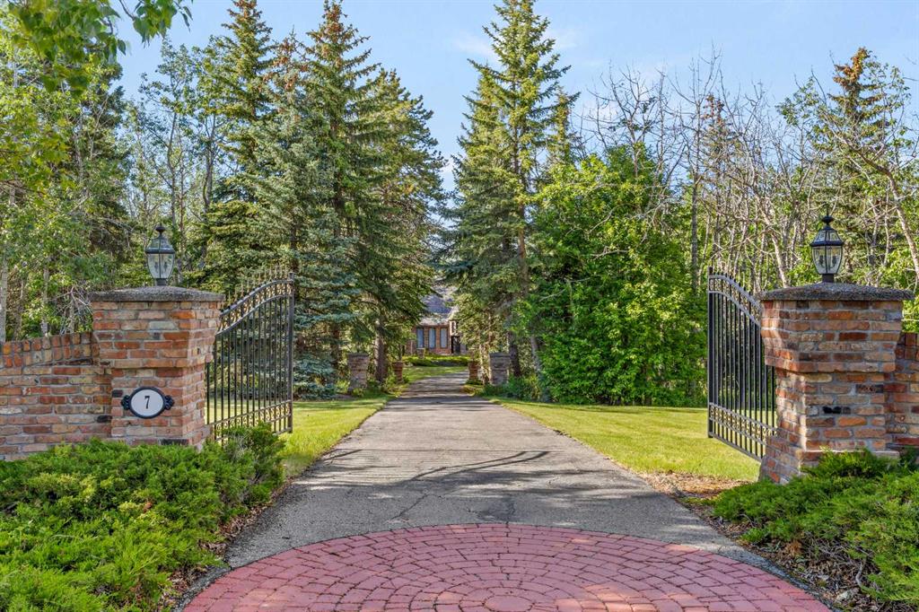 7 Biggar Heights Bay