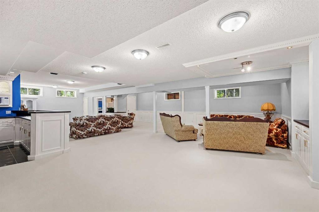 7 Biggar Heights Bay