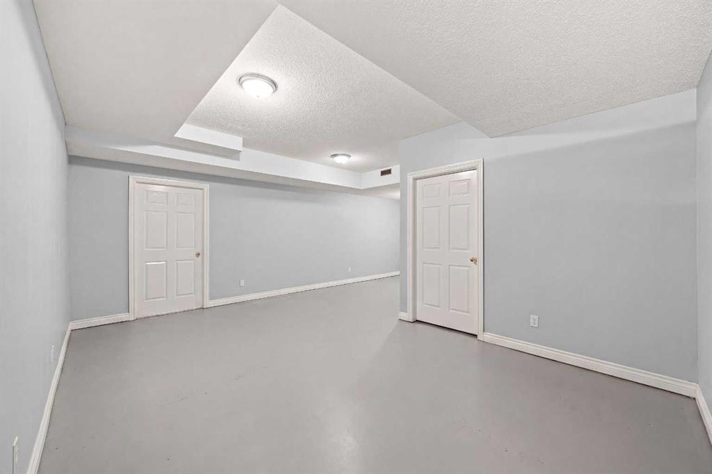 7 Biggar Heights Bay