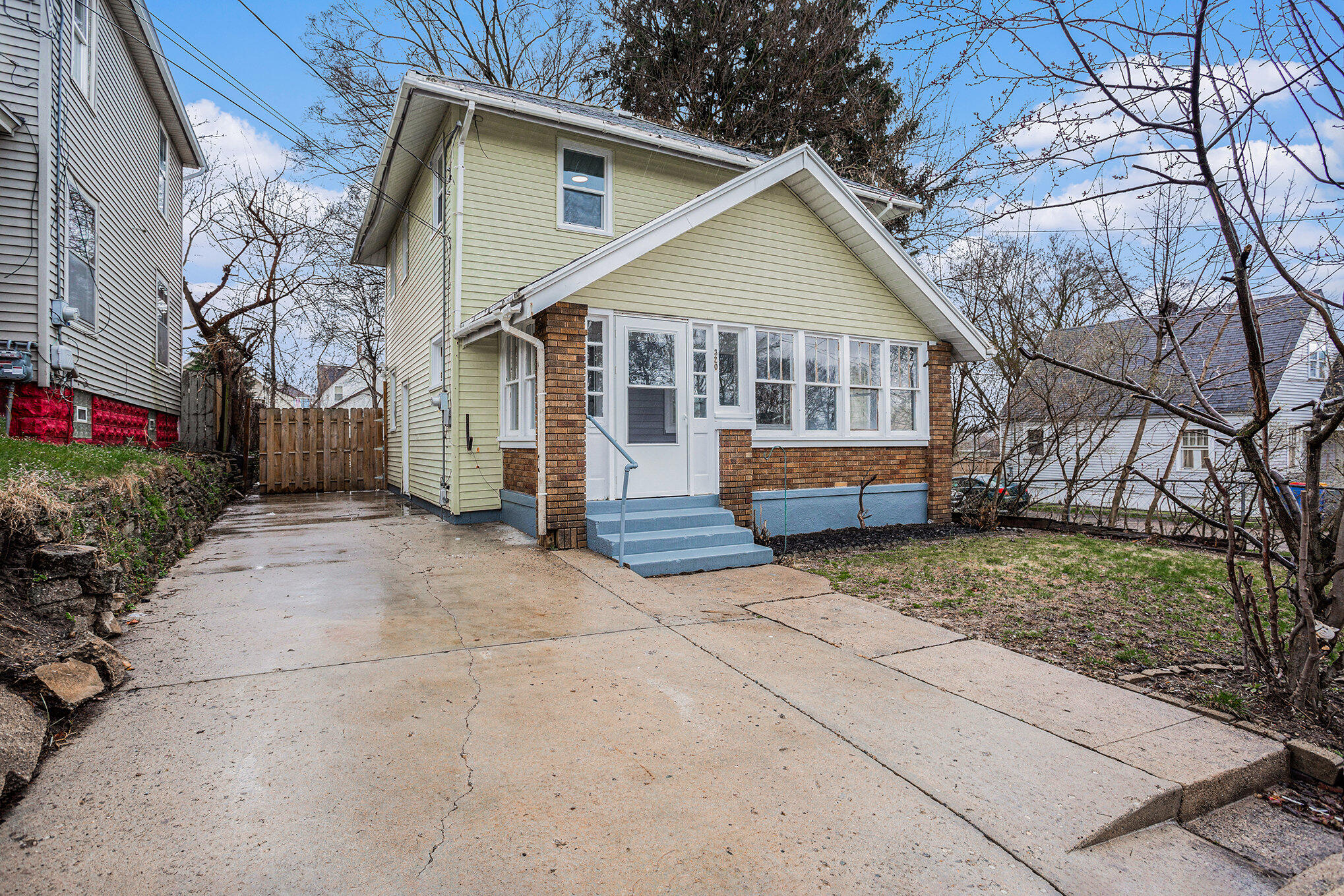 320 Brown Street SW