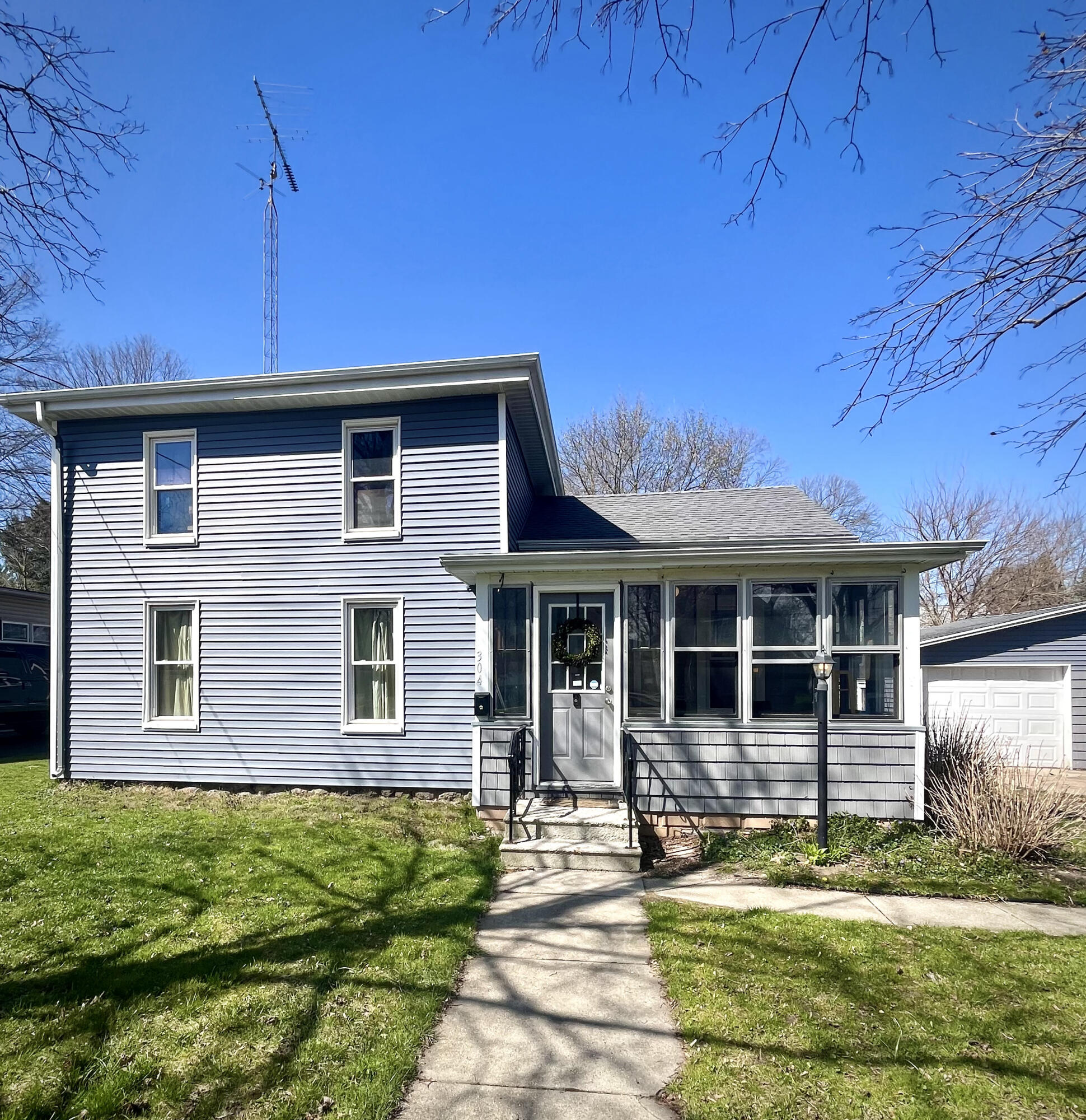 304 W Telegraph Street