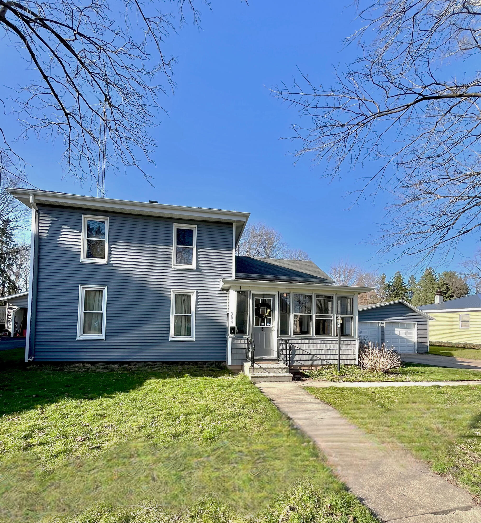 304 W Telegraph Street