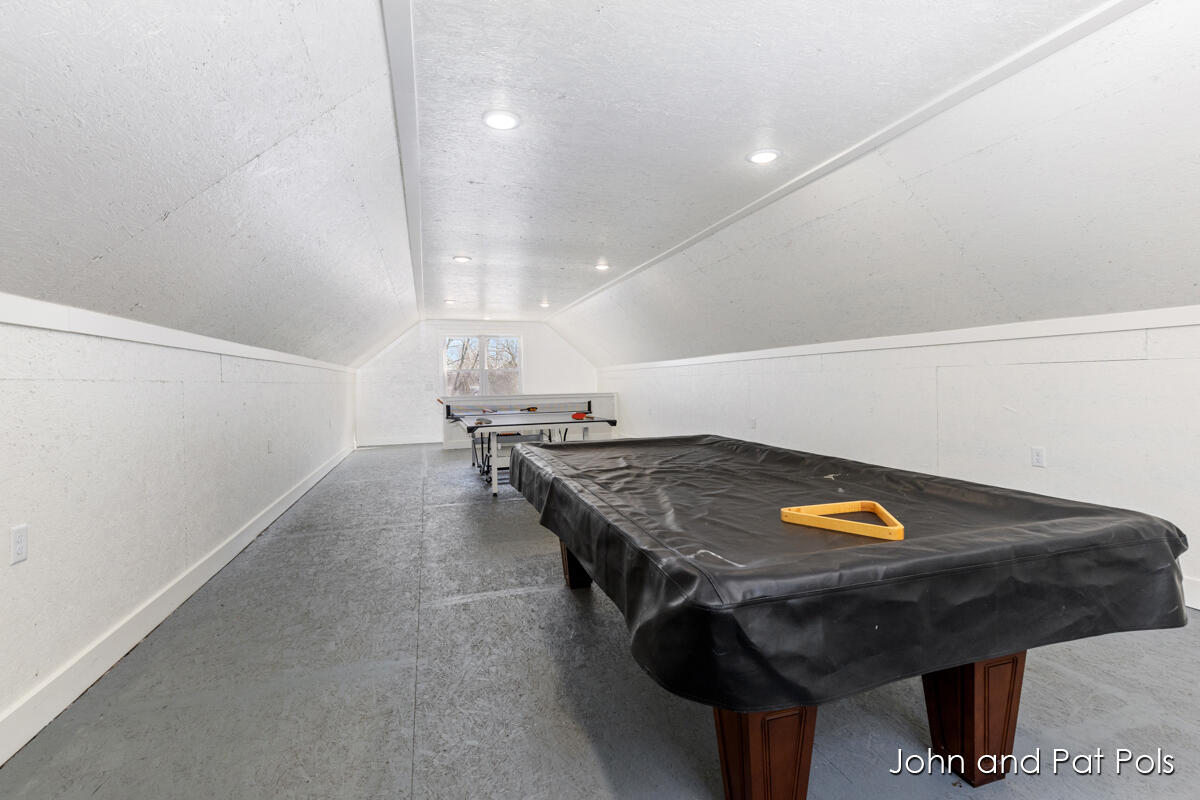 15330 Meddler Avenue NE