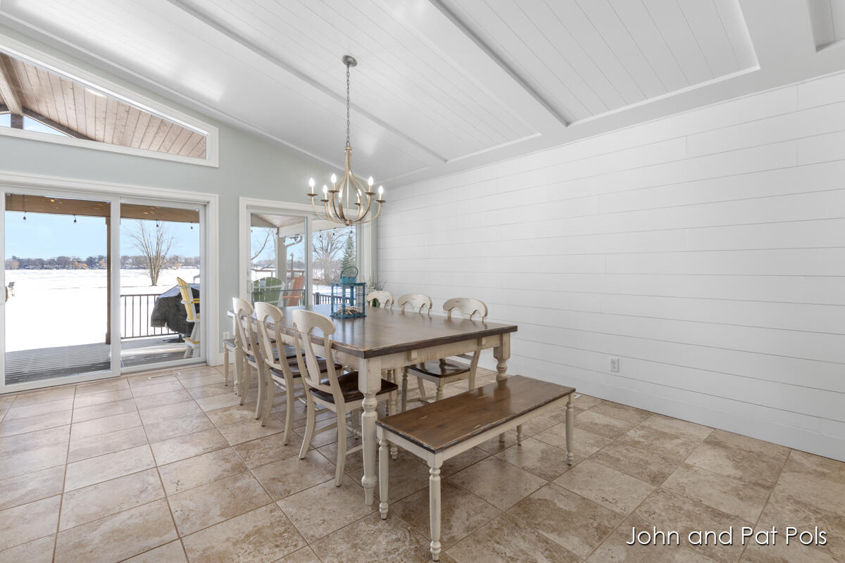 15330 Meddler Avenue NE