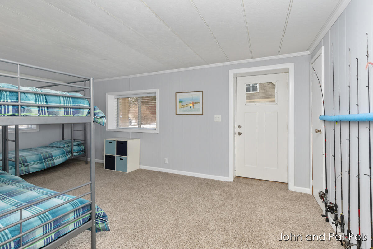 15330 Meddler Avenue NE