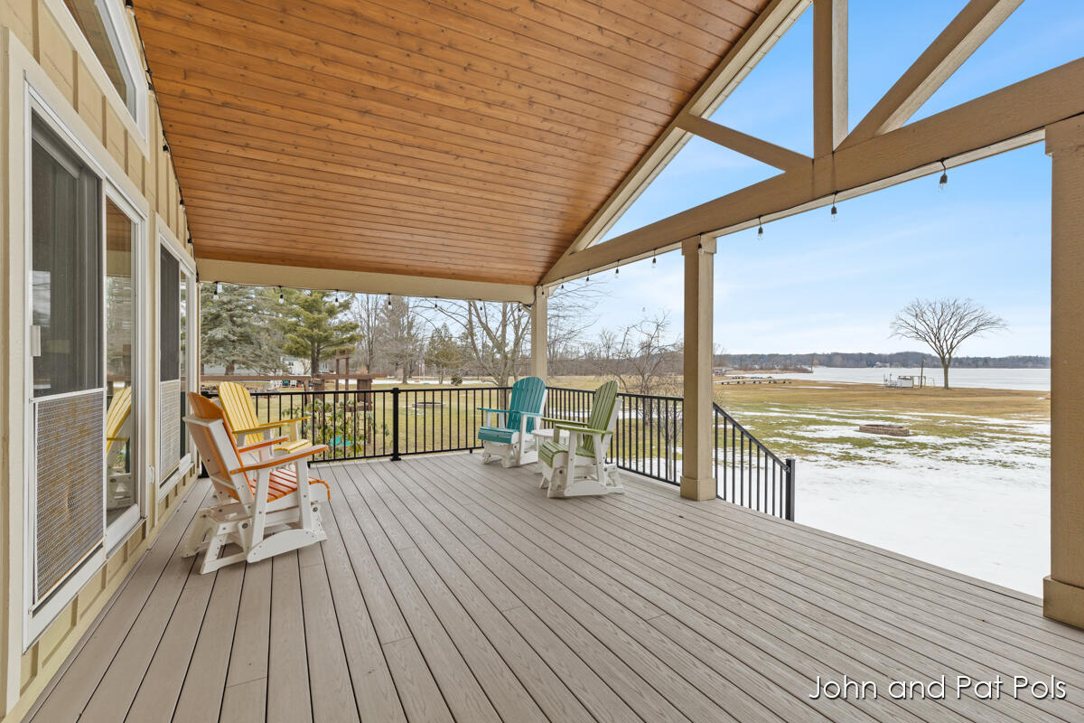 15330 Meddler Avenue NE