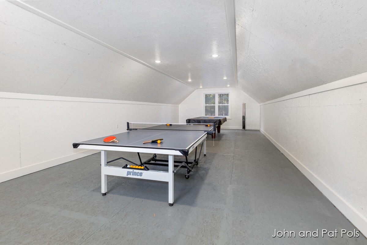 15330 Meddler Avenue NE