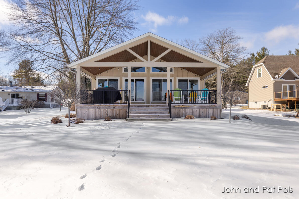 15330 Meddler Avenue NE