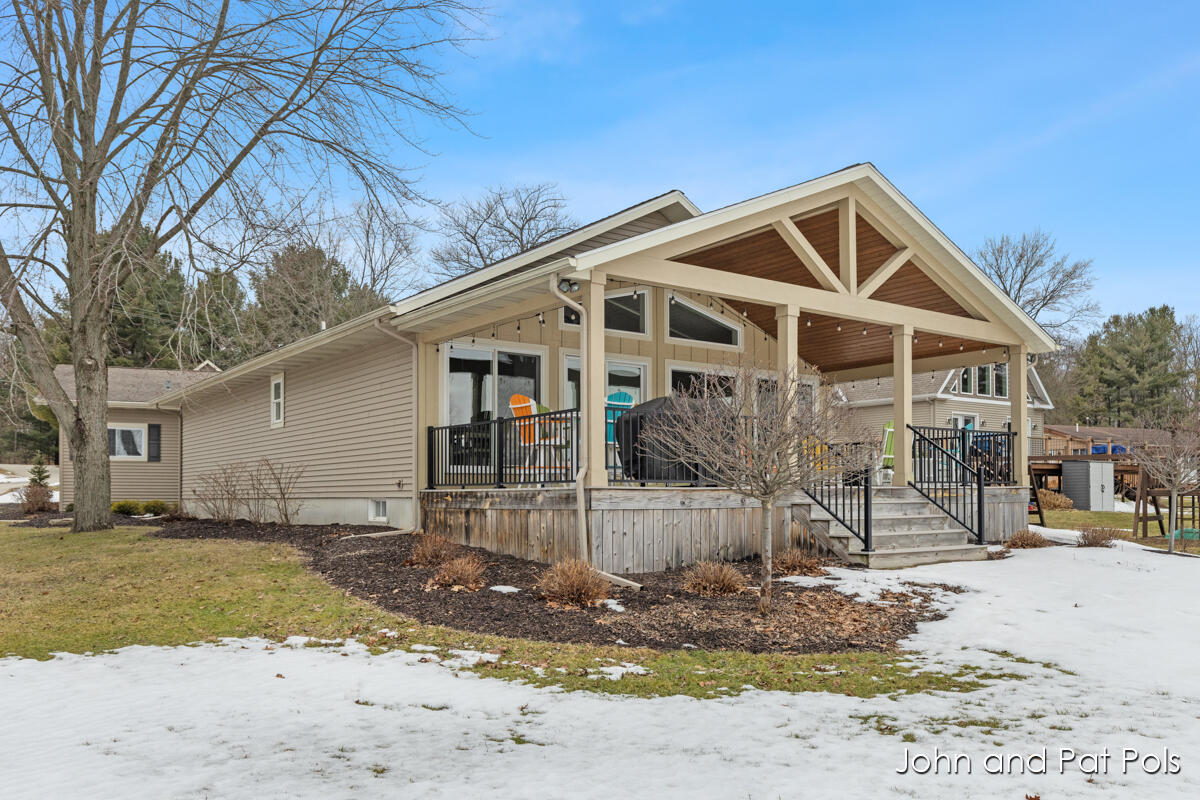 15330 Meddler Avenue NE