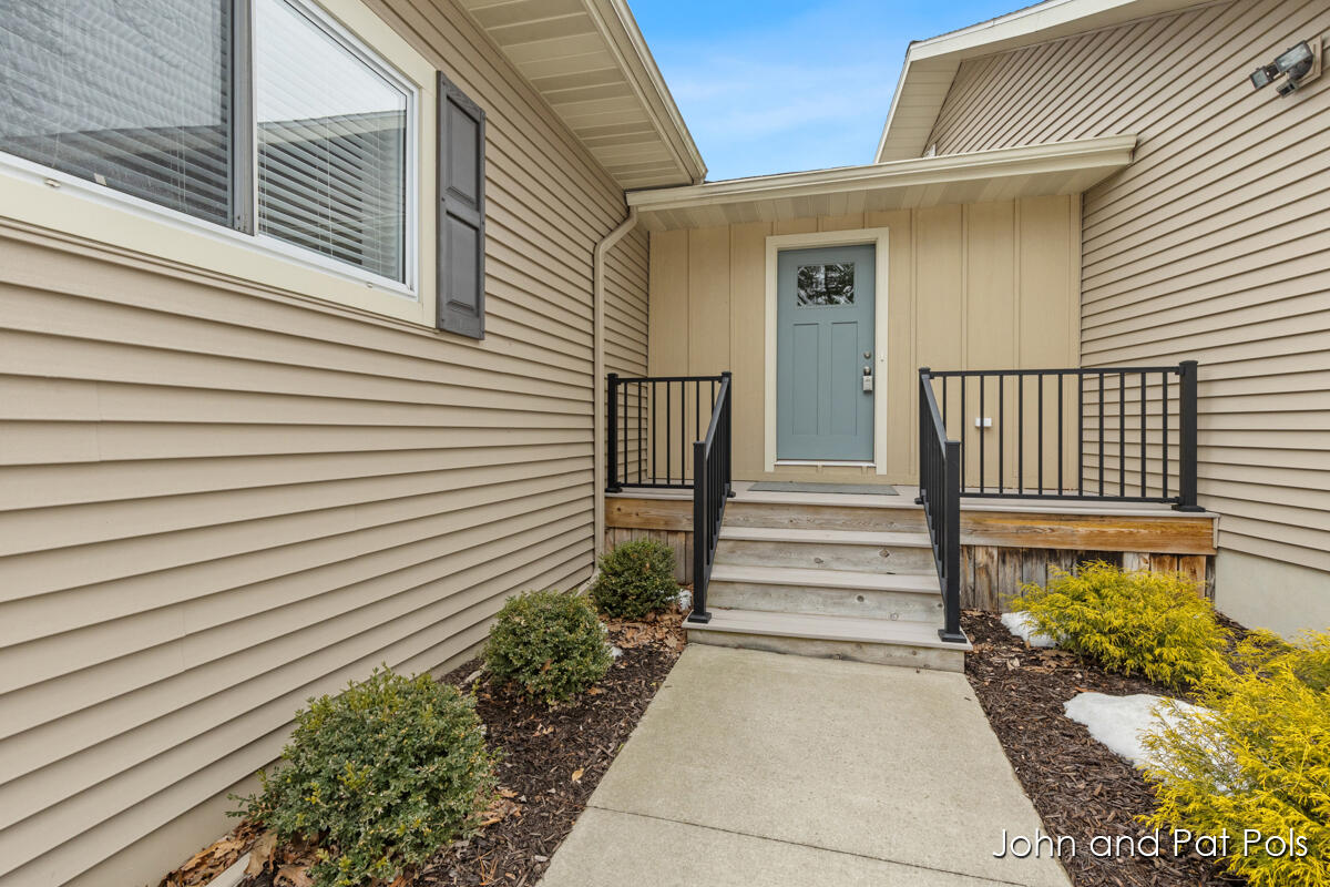 15330 Meddler Avenue NE