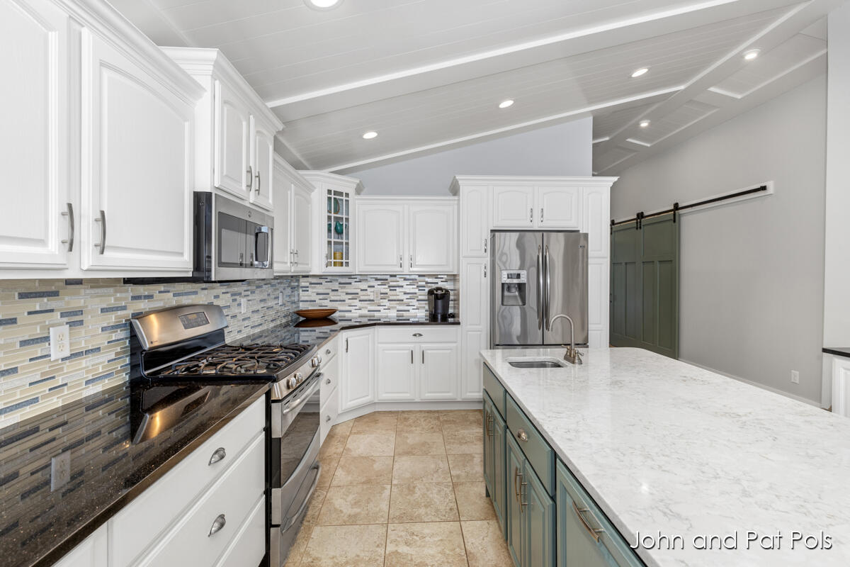 15330 Meddler Avenue NE