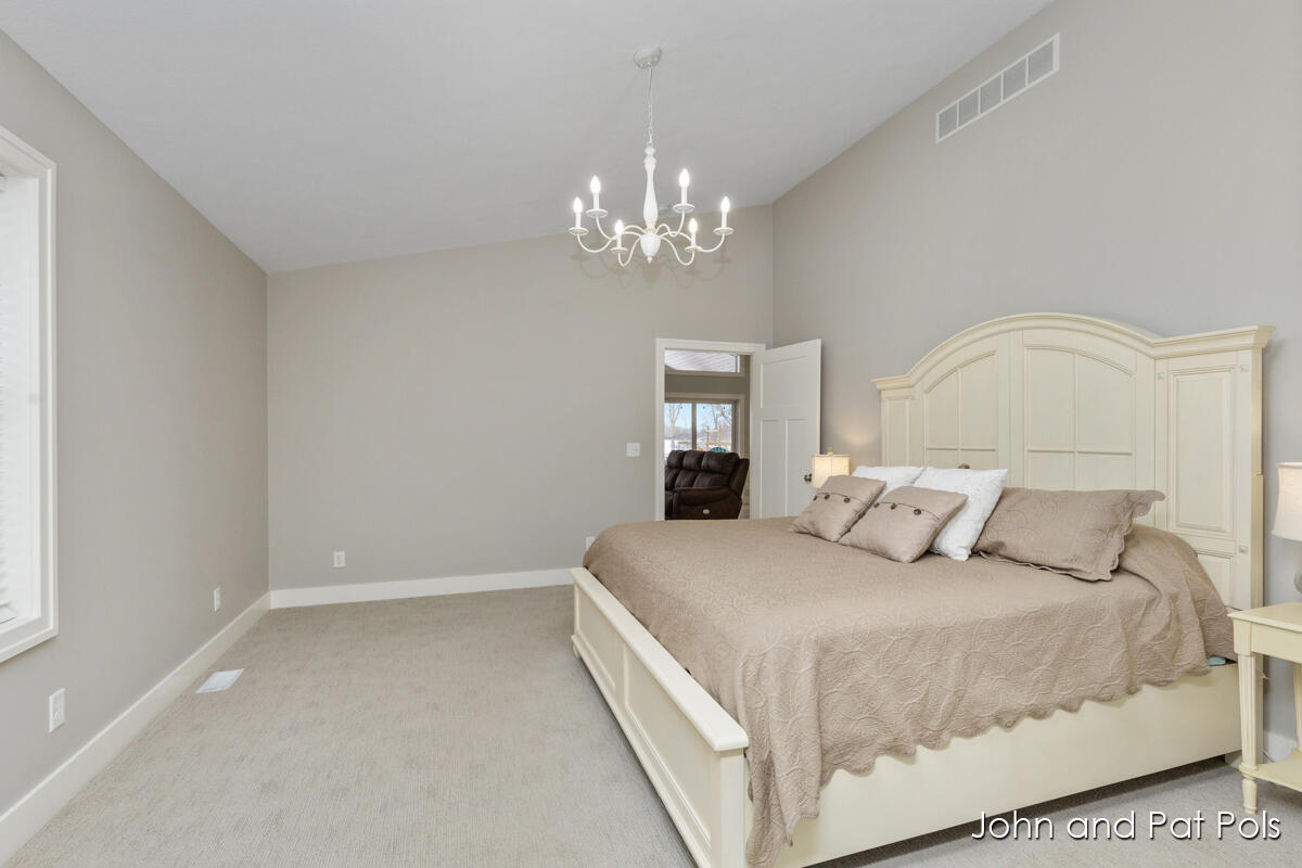 15330 Meddler Avenue NE