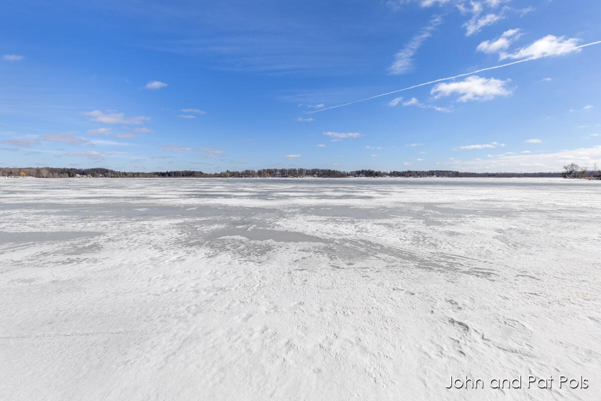 15330 Meddler Avenue NE