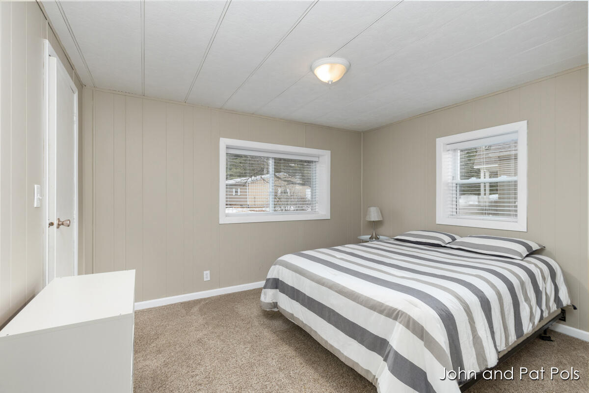 15330 Meddler Avenue NE