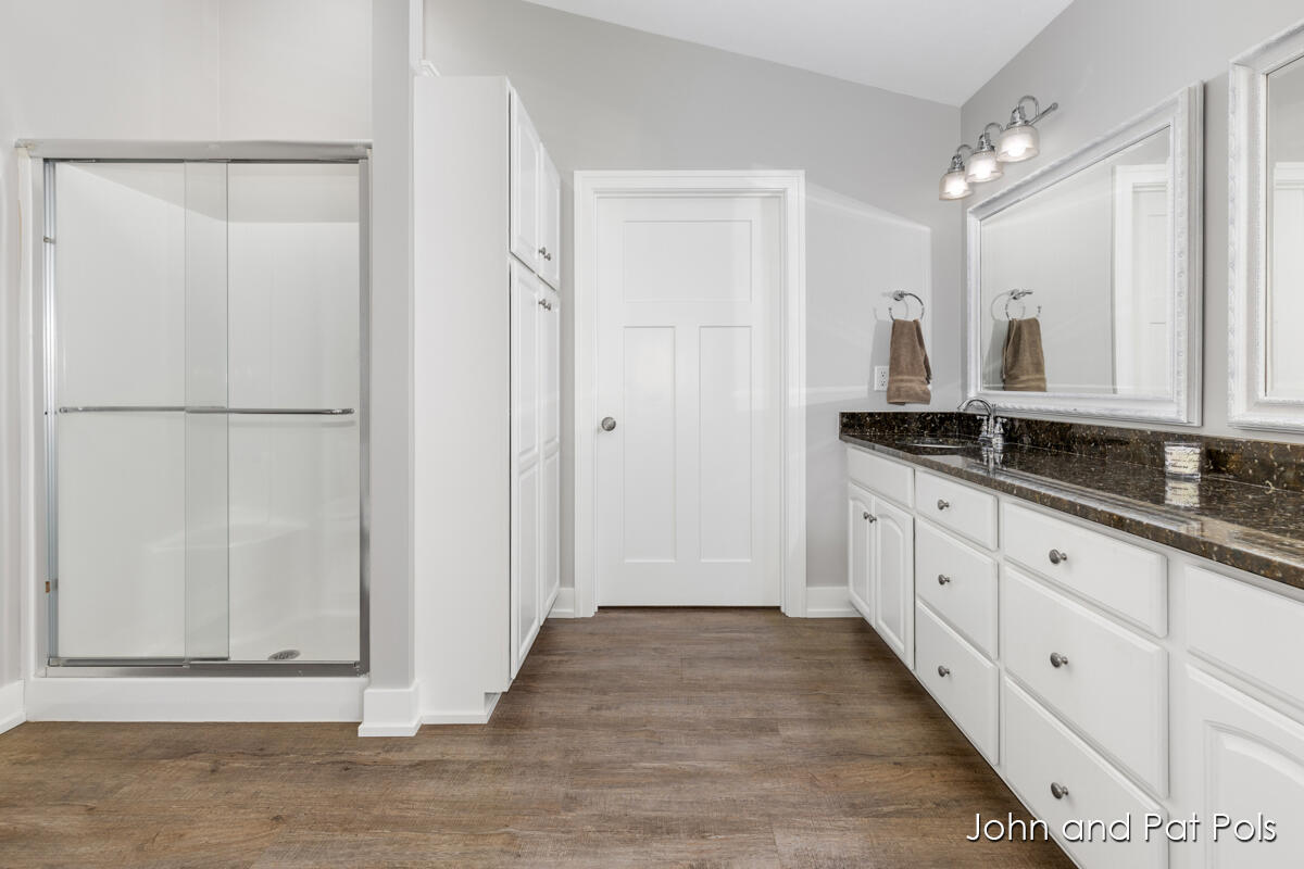 15330 Meddler Avenue NE