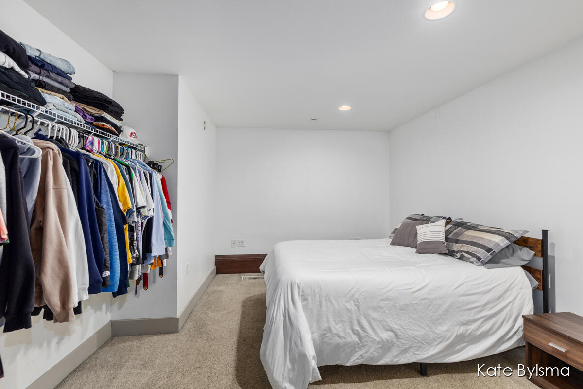 600 7th Street NW #205