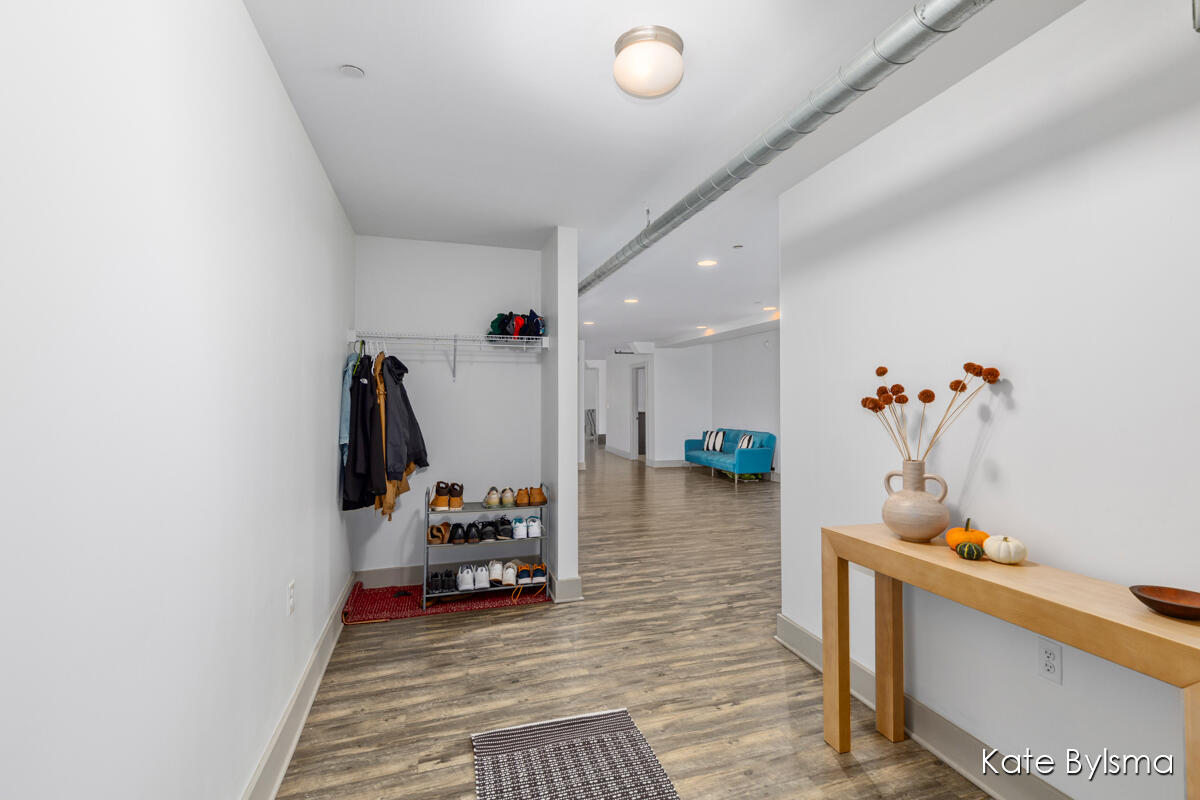 600 7th Street NW #205