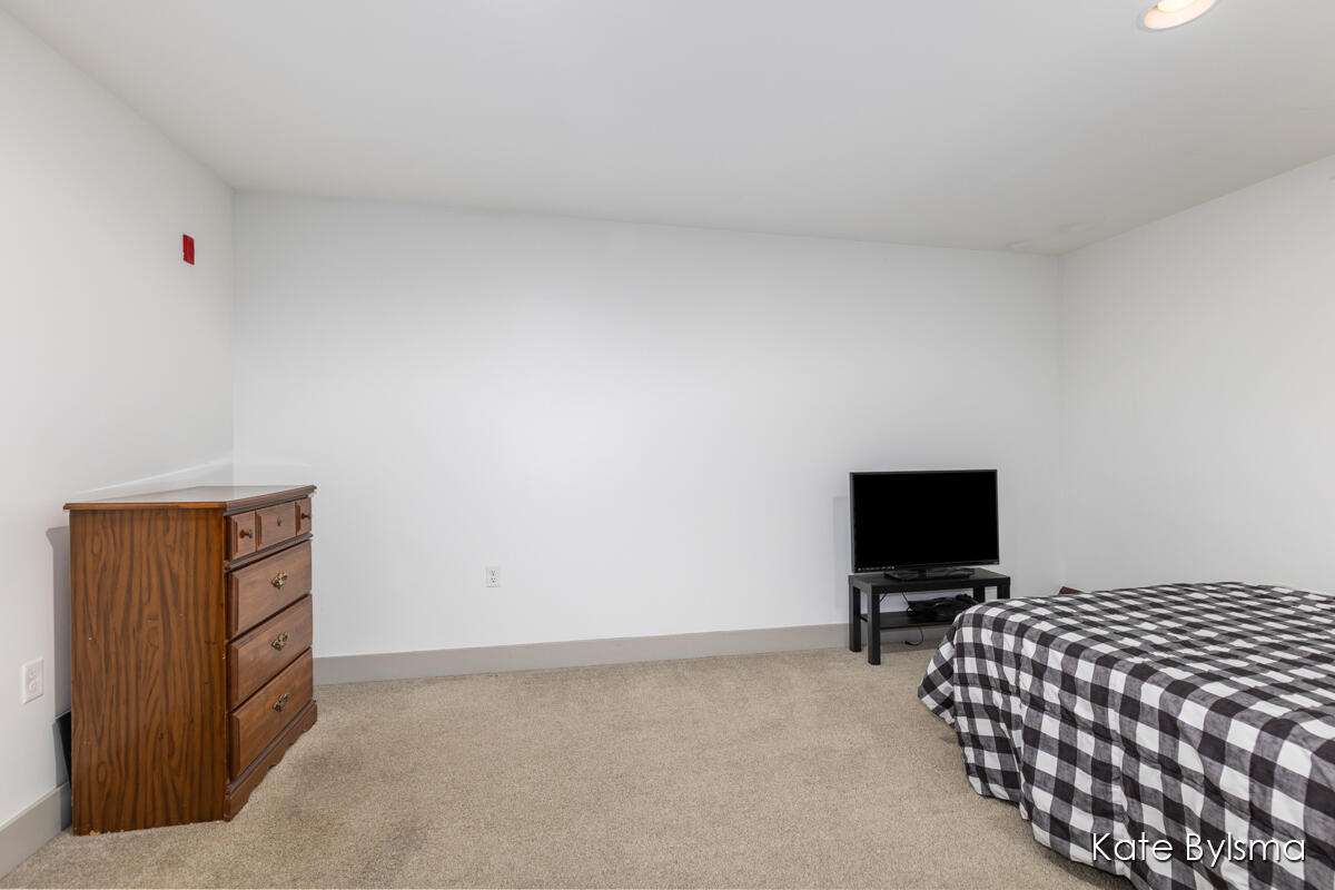 600 7th Street NW #205