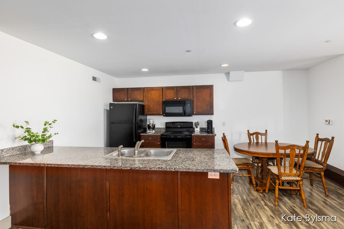 600 7th Street NW #205