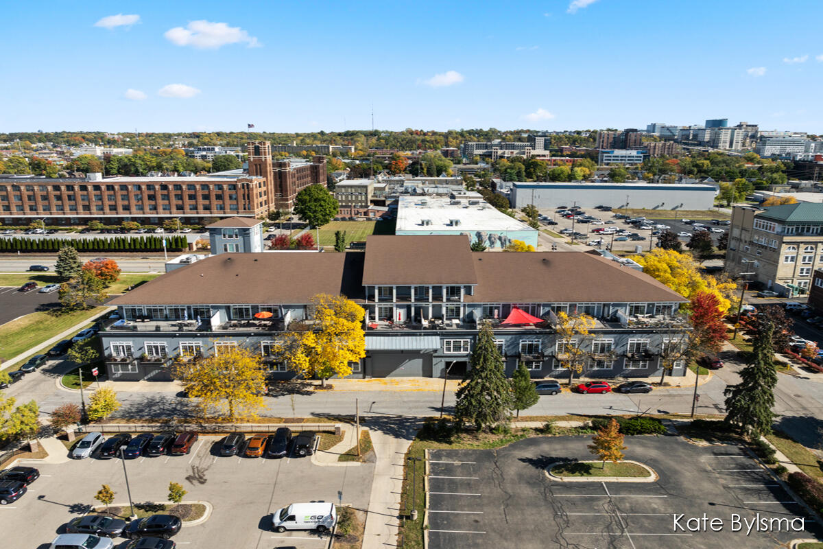 600 7th Street NW #205