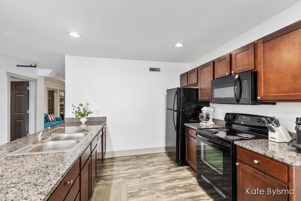 600 7th Street NW #205