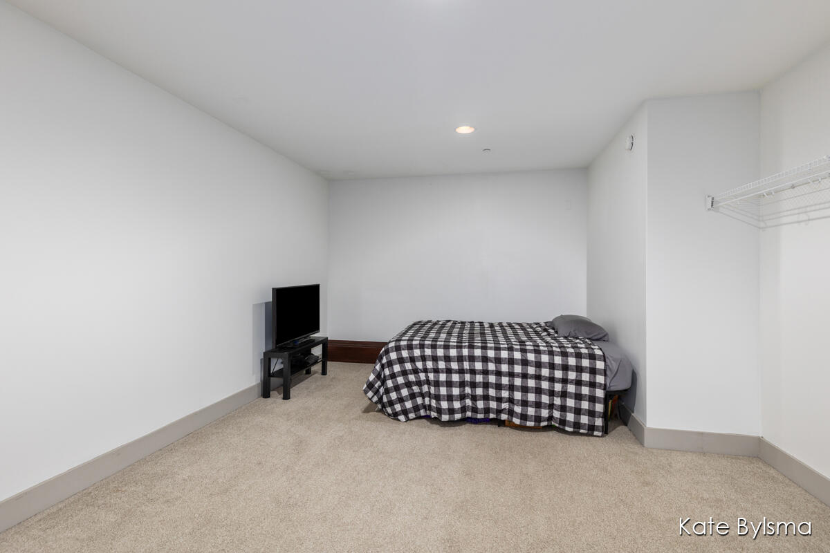 600 7th Street NW #205