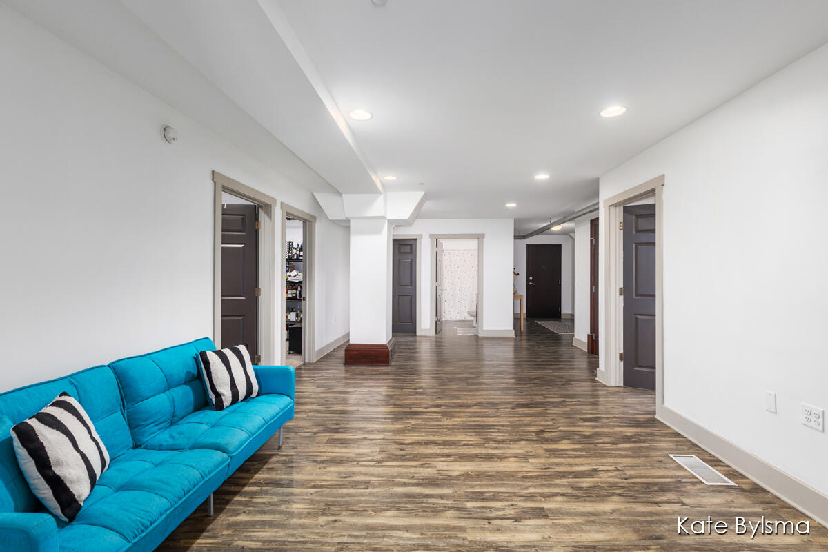 600 7th Street NW #205