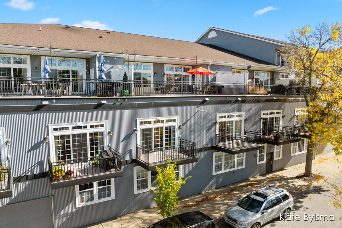 600 7th Street NW #205