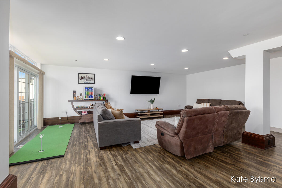 600 7th Street NW #205