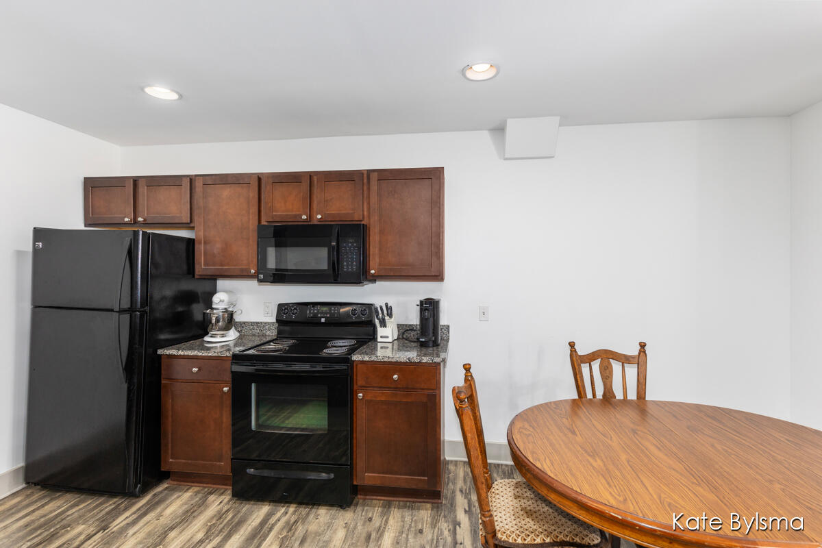 600 7th Street NW #205