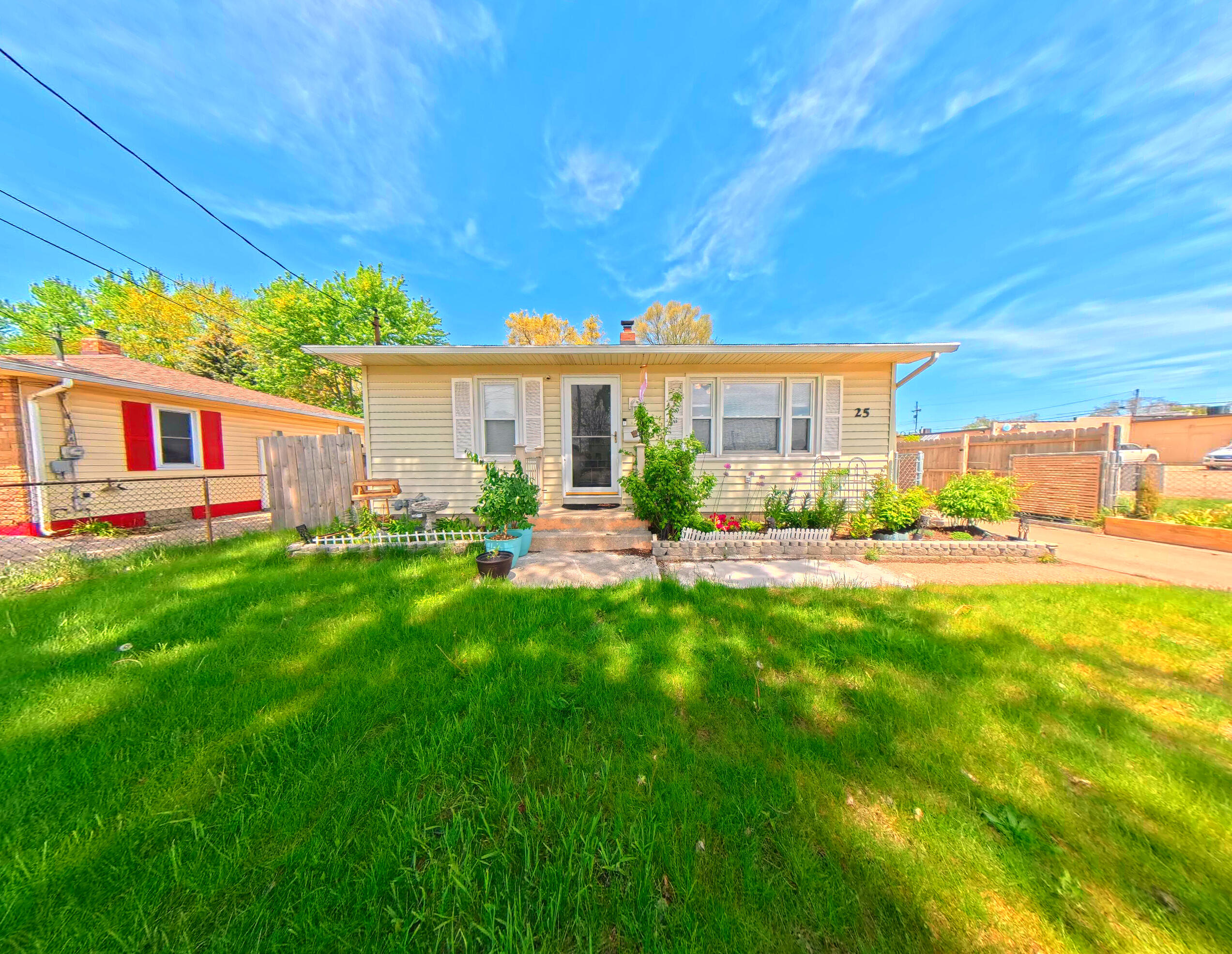 25 Maplelawn Street SW