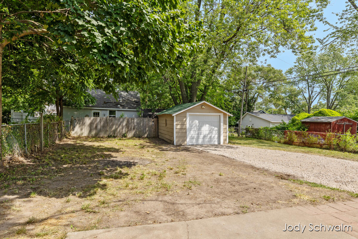 920 Wilson Avenue