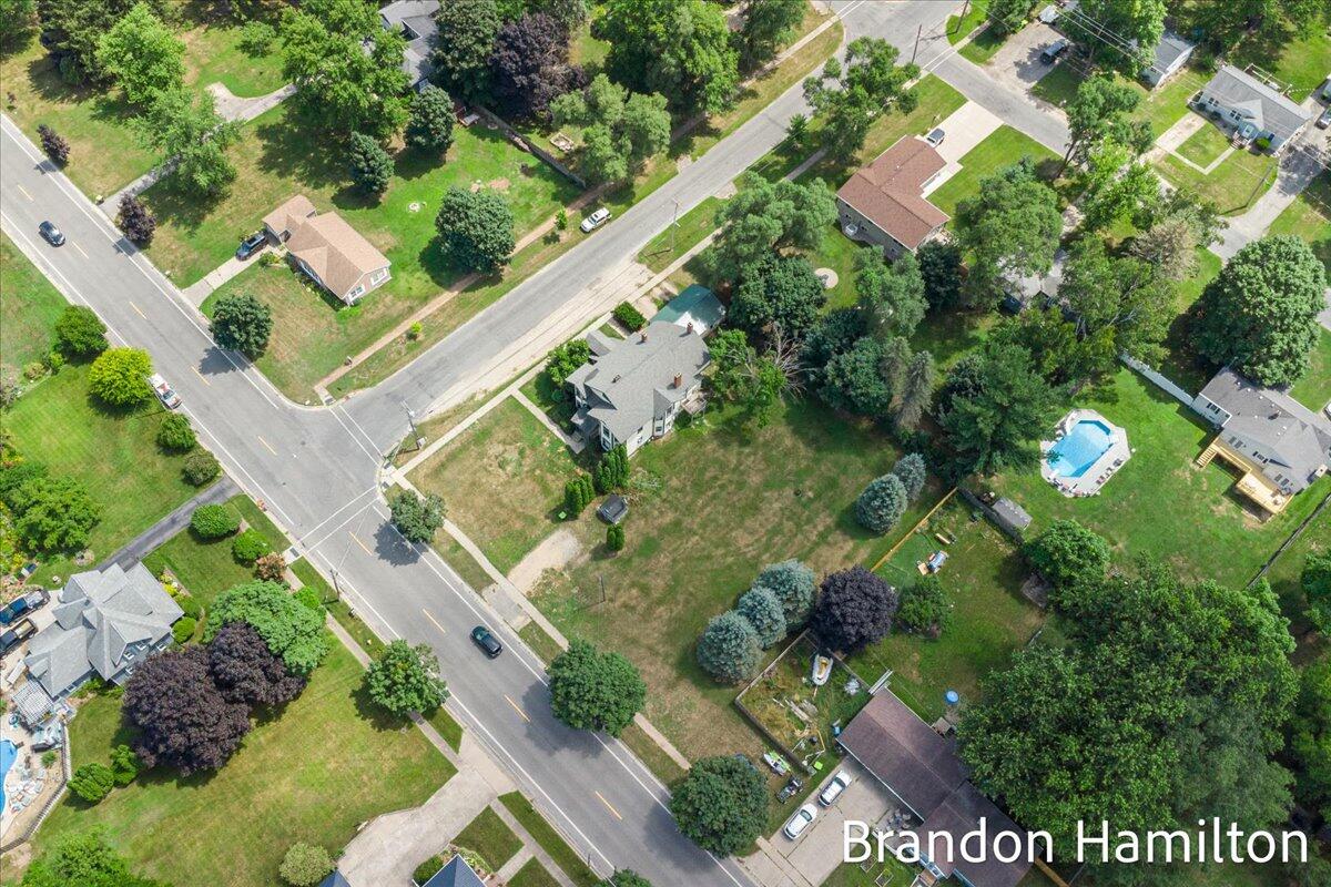 813 E Fairplains Street