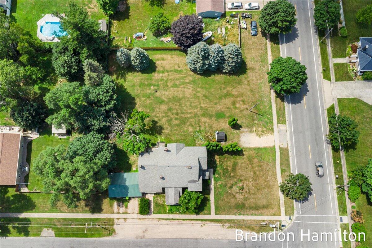 813 E Fairplains Street