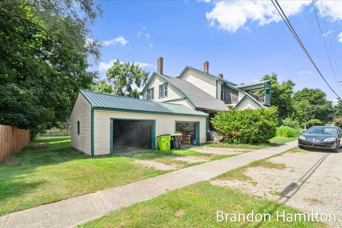 813 E Fairplains Street