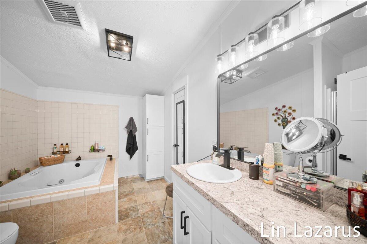 65484 Parkwood Court