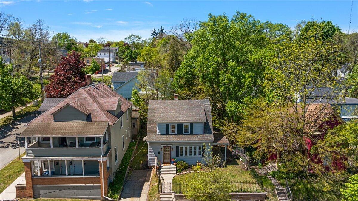 705 Lafayette Avenue NE