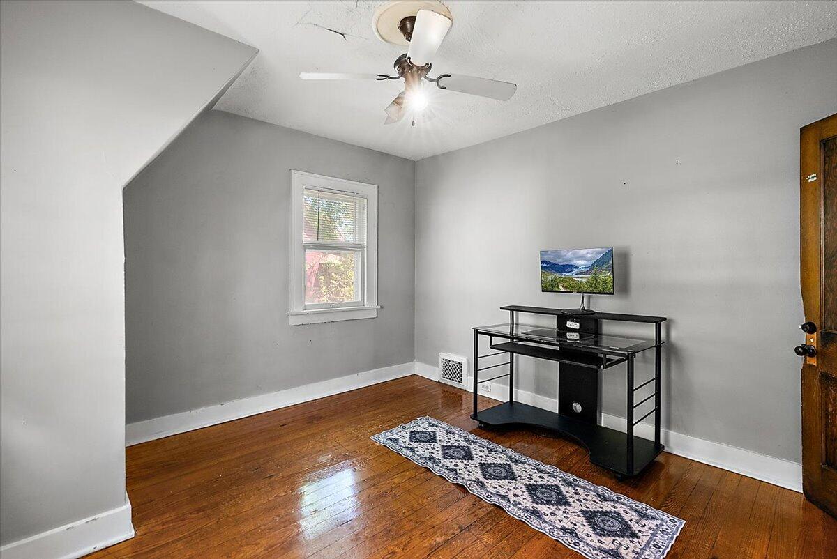 705 Lafayette Avenue NE