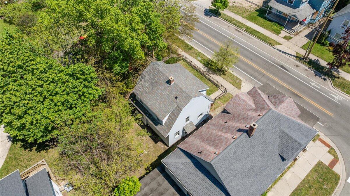 705 Lafayette Avenue NE