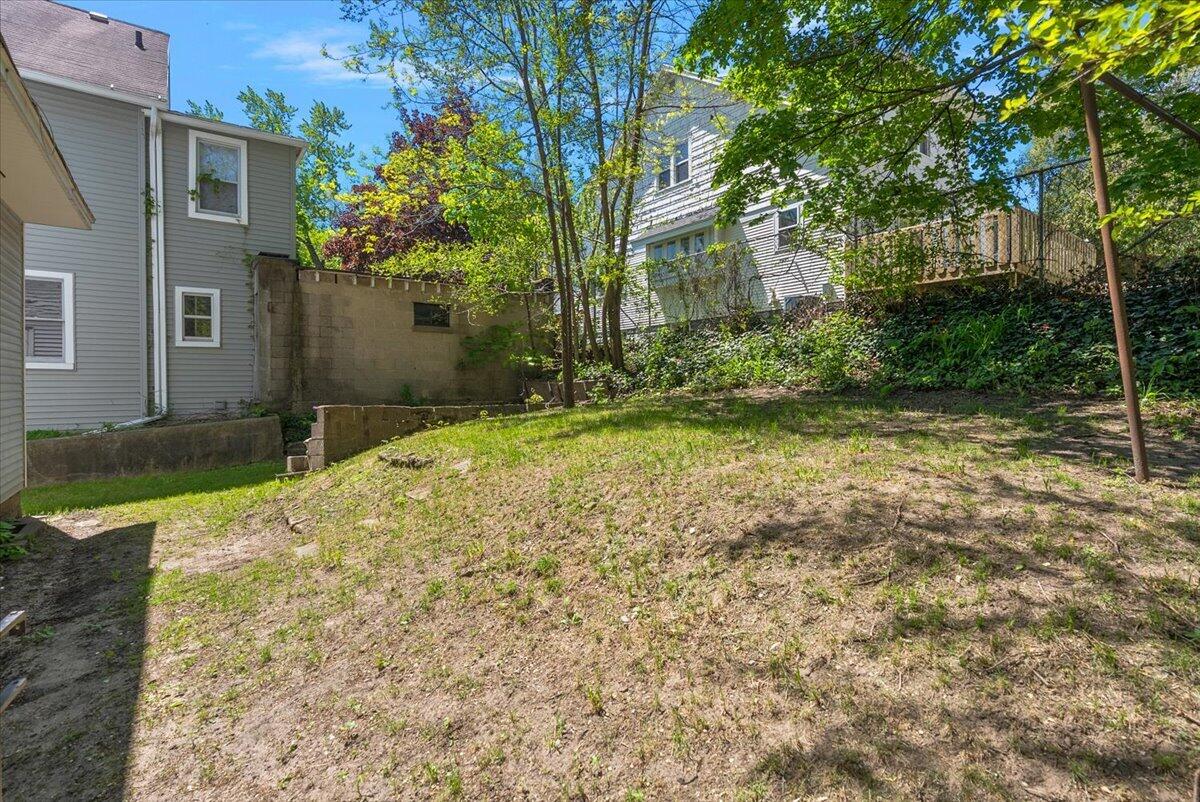 705 Lafayette Avenue NE