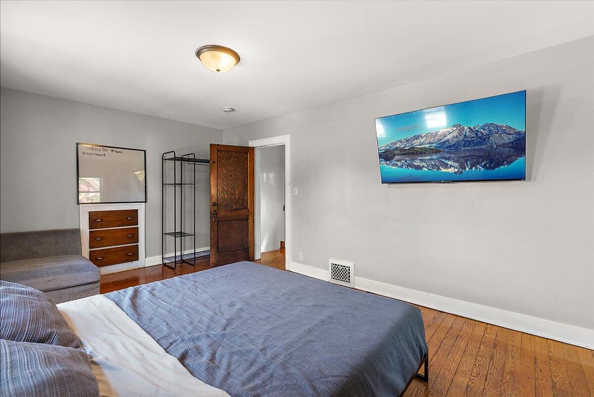 705 Lafayette Avenue NE