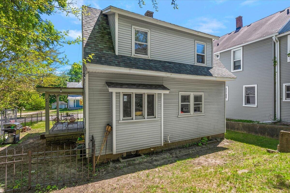 705 Lafayette Avenue NE