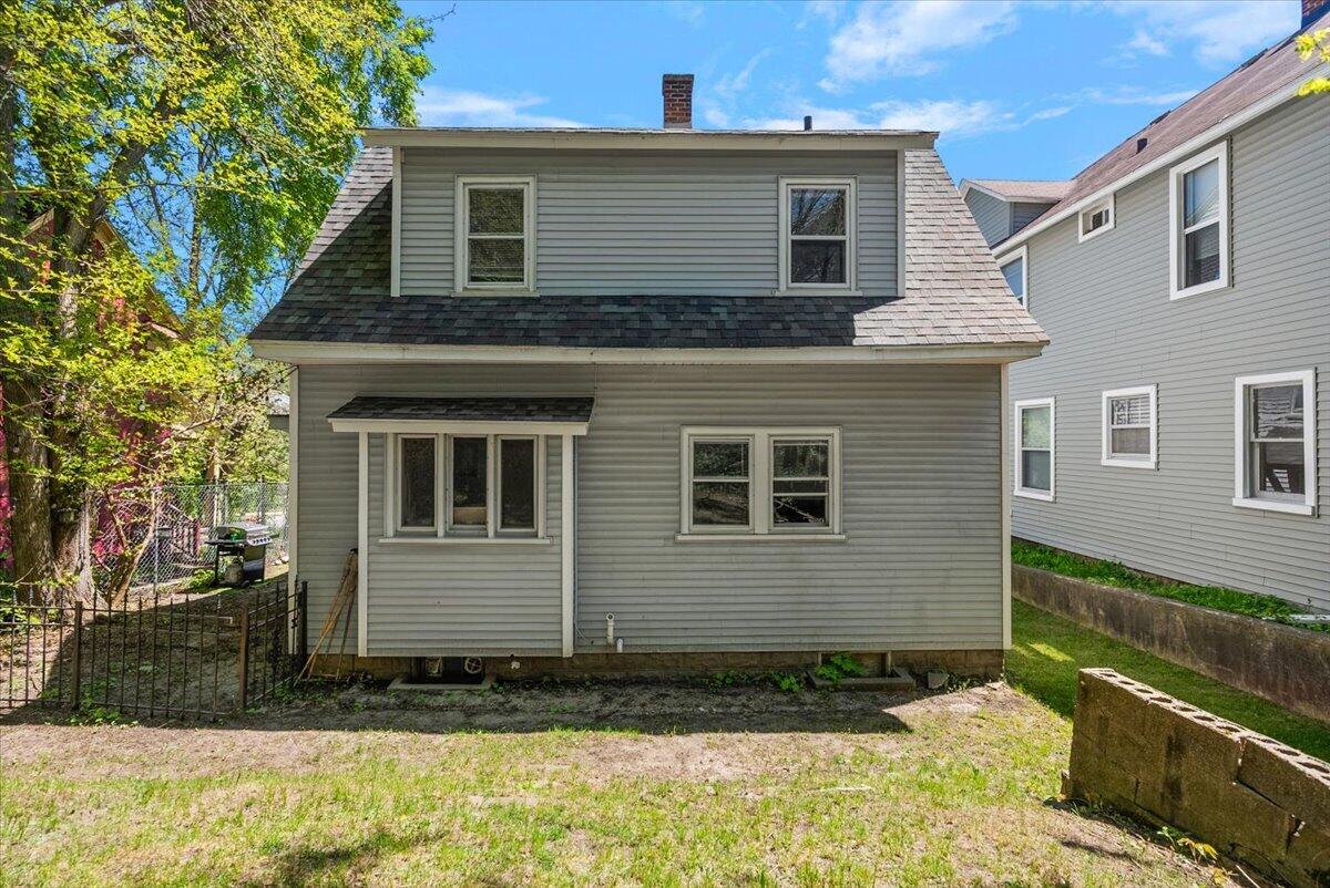 705 Lafayette Avenue NE
