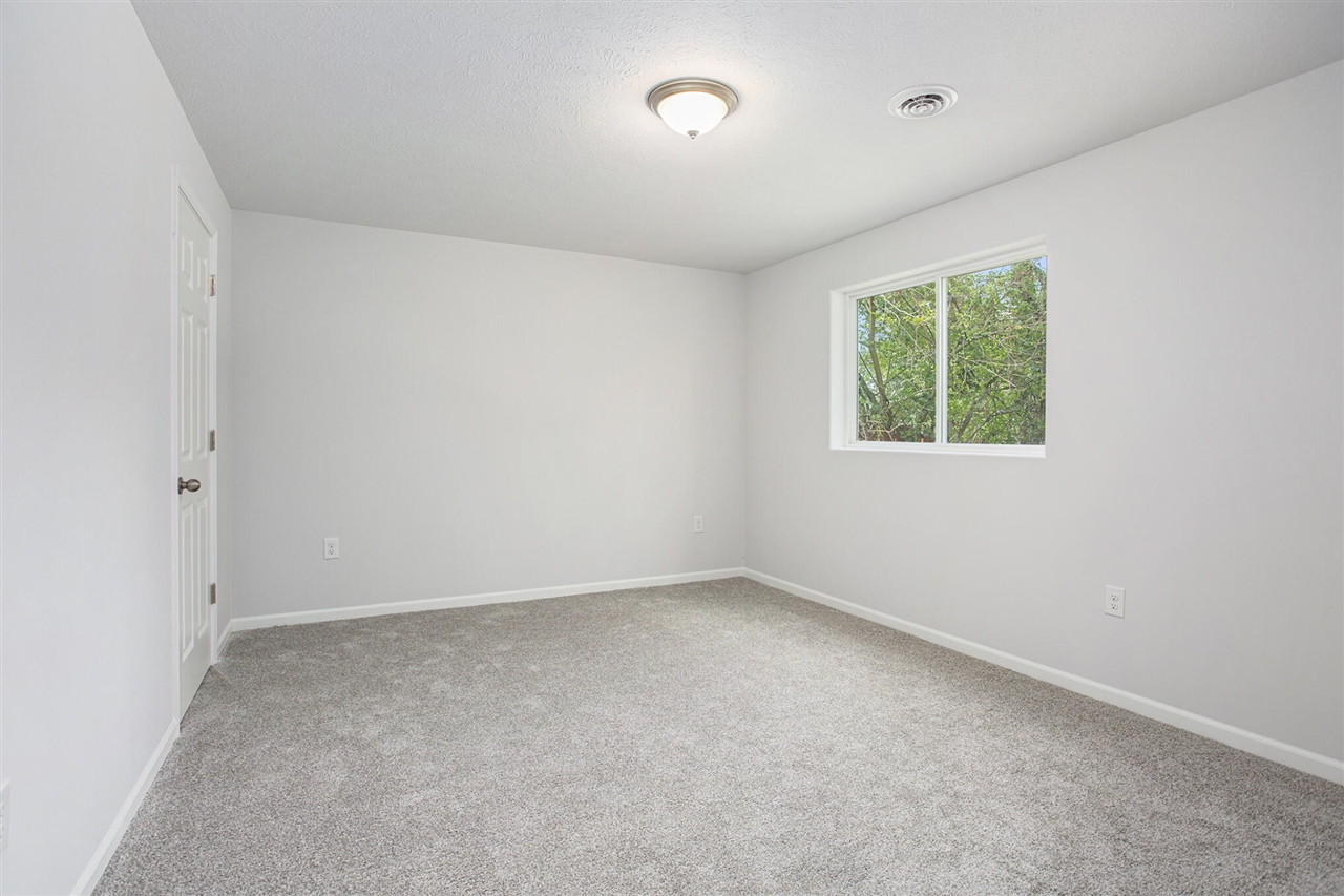 Lot 19 S Elder Ave